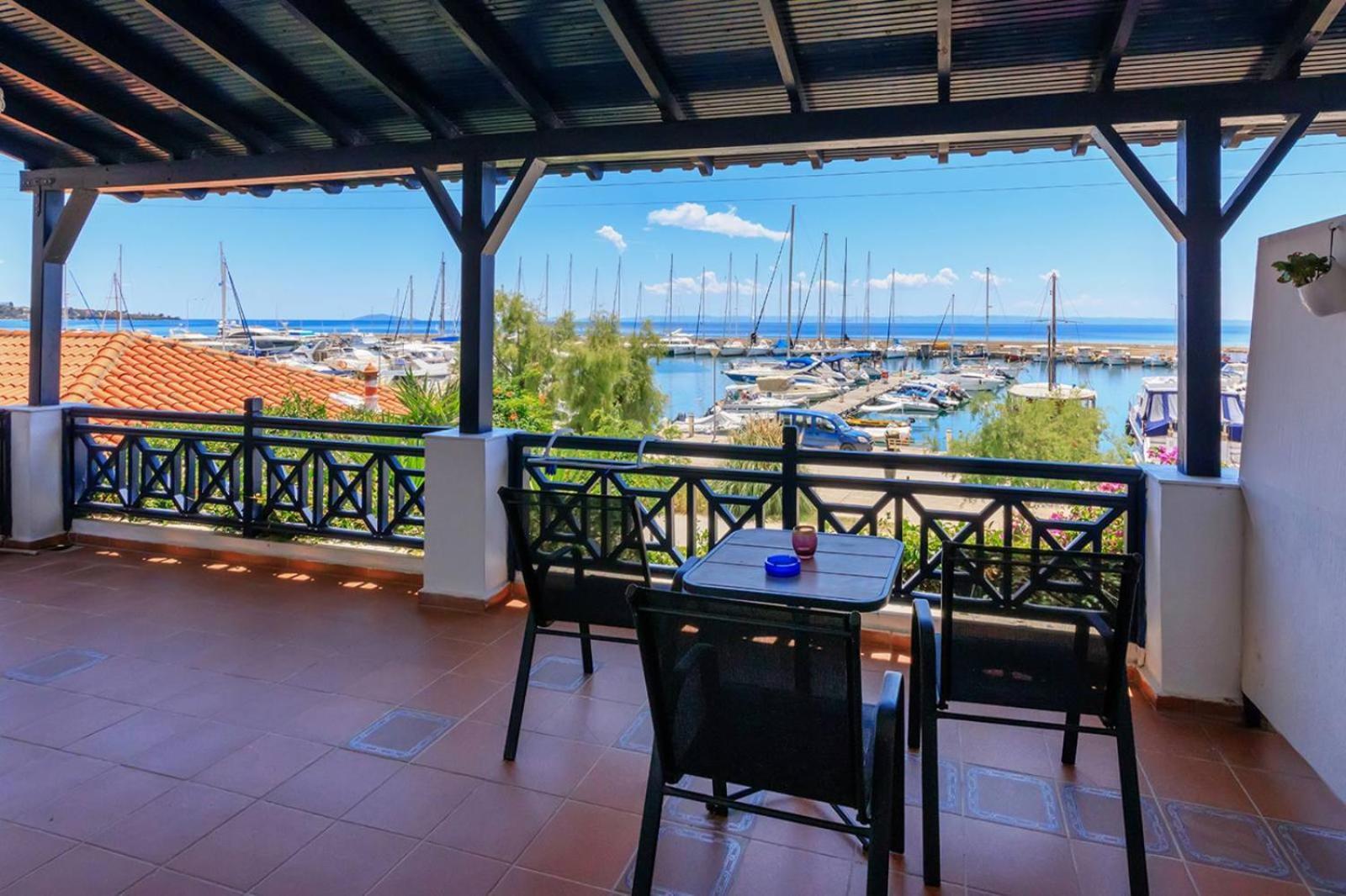 شقة Nikiti Seafront Blue المظهر الخارجي الصورة